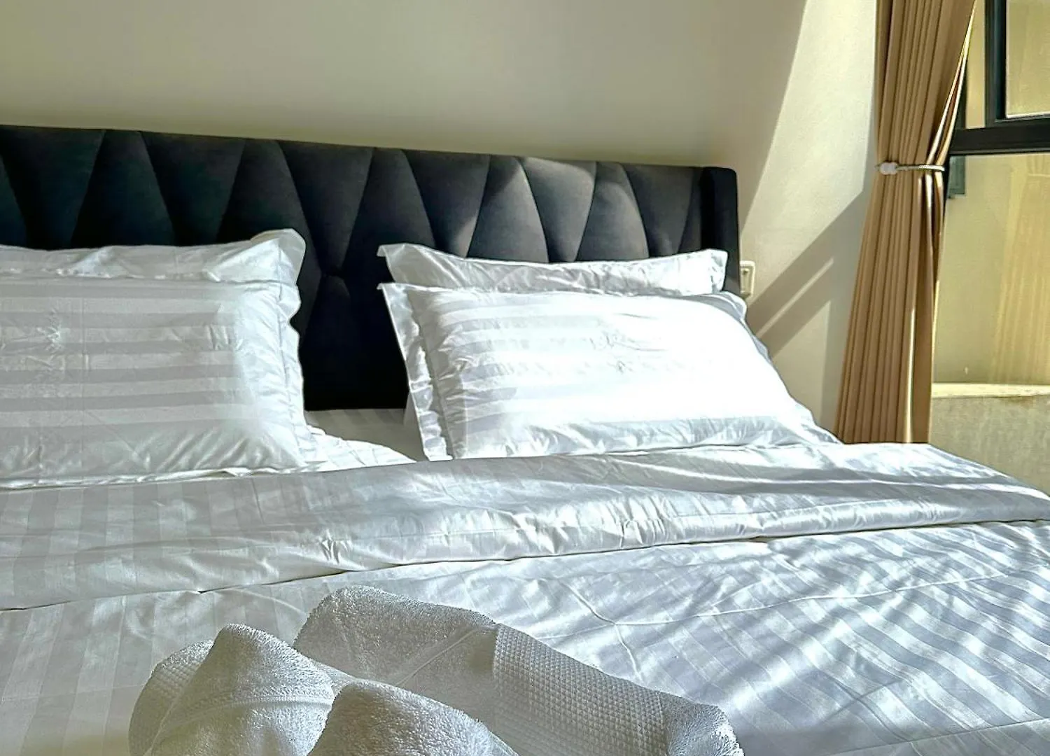 2 Bedroom Garden And Sea View Johor Bahru Apartment